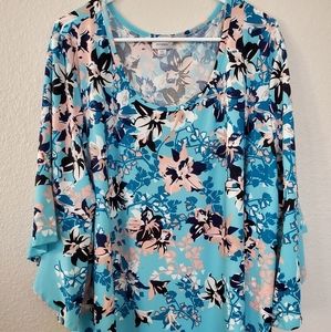 Plus size Floral blouse by Avenue